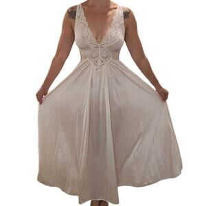 OLGA 92280 Small Nightgown Ivory Wide Sweep Lace Stretch Bodice Granny Core